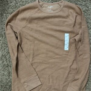 Men’s long sleeve medium shirt